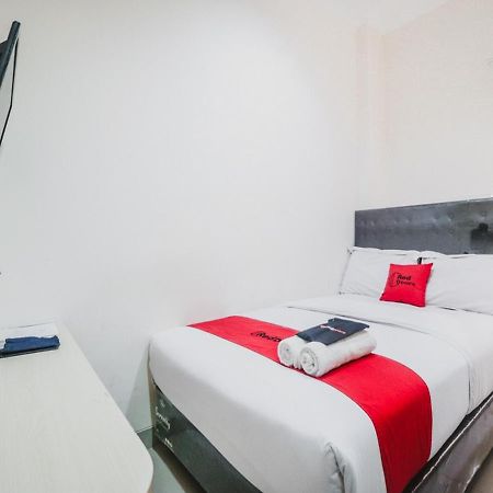 Reddoorz Plus Near Mall Ciputra Yakarta Exterior foto