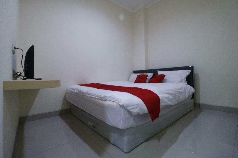 Reddoorz Plus Near Mall Ciputra Yakarta Exterior foto